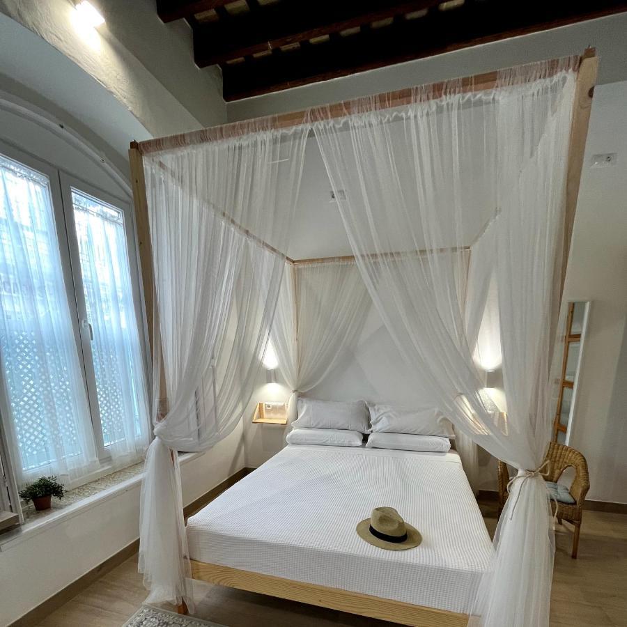 Apartamentos Turisticos Casa De Los Balcones Chipiona Bagian luar foto